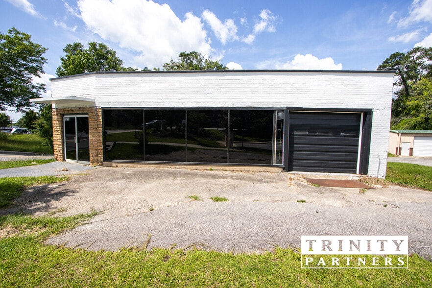 3619 N Main St, Columbia, SC for lease - Building Photo - Image 2 of 12