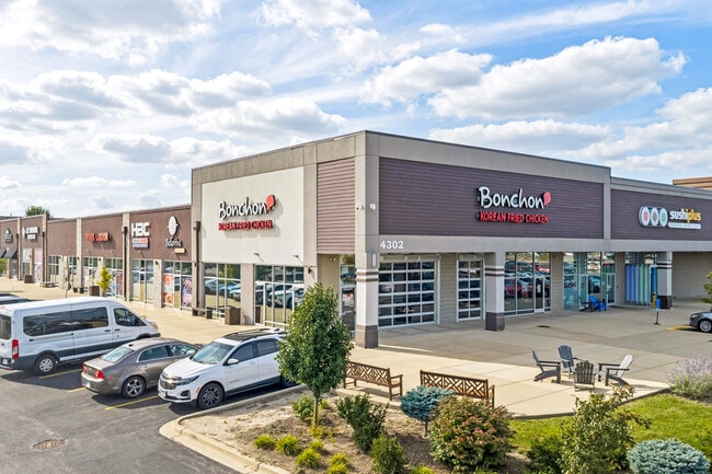 Plus de détails pour 4302-4442 E New York St, Aurora, IL - Commerce de détail à louer