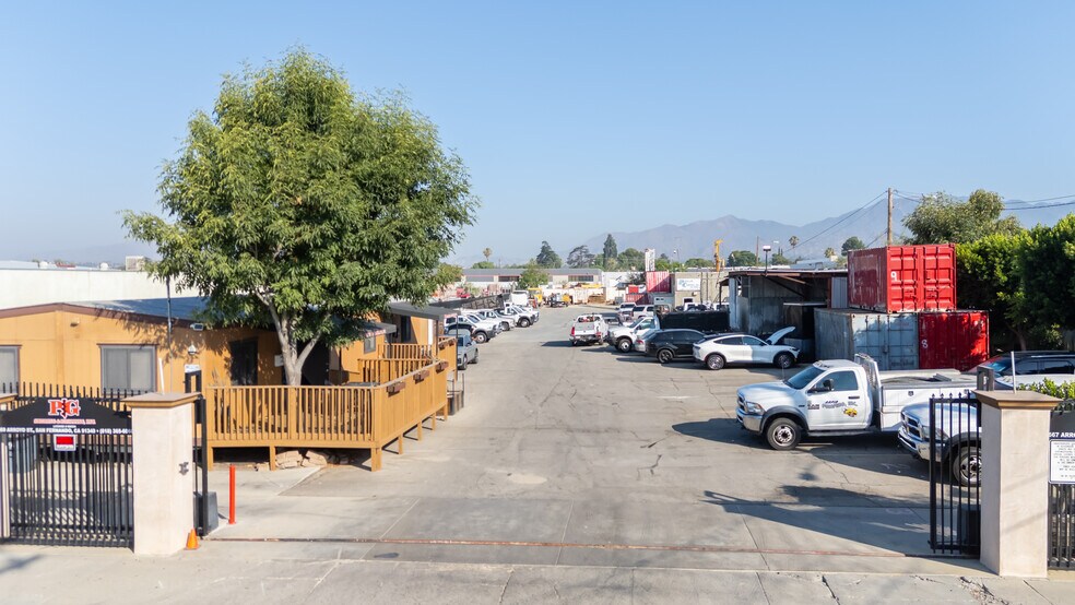 669 Arroyo St, San Fernando, CA à vendre - Photo du bâtiment - Image 1 de 41