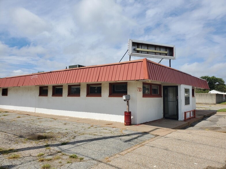 7301 S Broadway St, Haysville, KS à vendre - Photo du bâtiment - Image 3 de 5