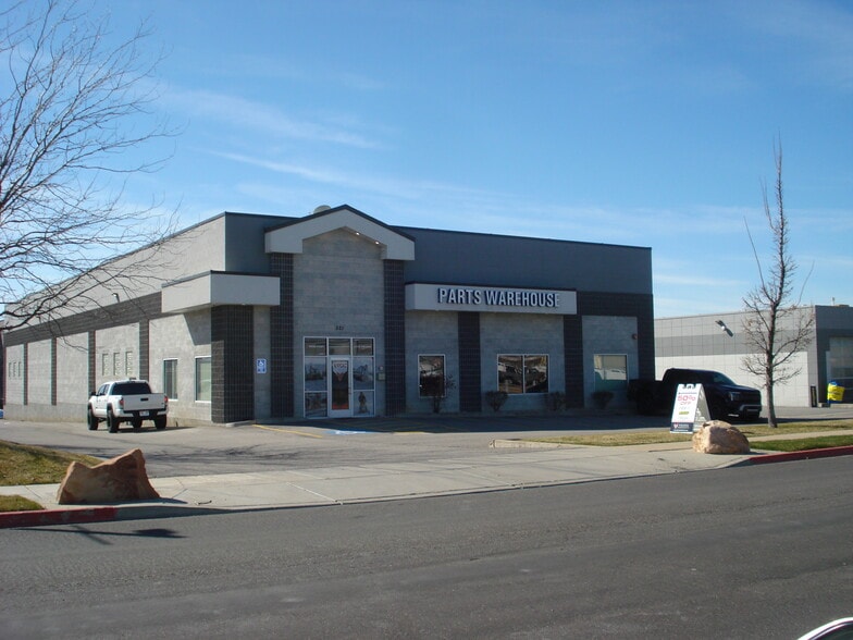 521 W Olsen Plz, Layton, UT for lease - Primary Photo - Image 1 of 2