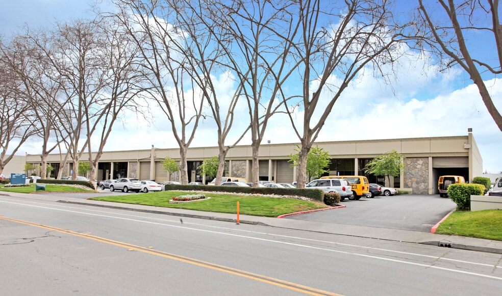 2999-3057 Teagarden St, San Leandro, CA for lease - Primary Photo - Image 1 of 5