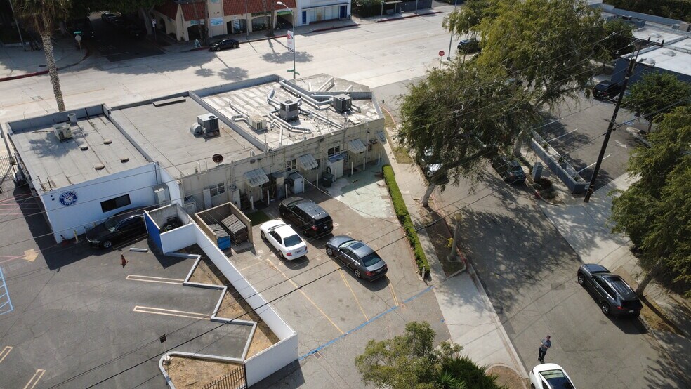 11415 W Washington Blvd, Los Angeles, CA à vendre - Photo du bâtiment - Image 3 de 10