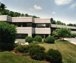 925 Harvest Dr, Blue Bell, PA for lease Building Photo- Image 1 of 13
