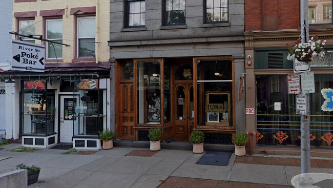 Plus de détails pour 182 River St, Troy, NY - Bureau/Commerce de détail à louer