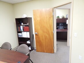 7264-7270 Kyle Ct, Sarasota, FL for lease Building Photo- Image 2 of 12