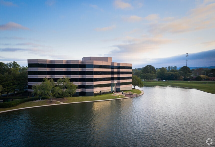 1200 Corporate Dr, Hoover, AL for lease - Building Photo - Image 3 of 9