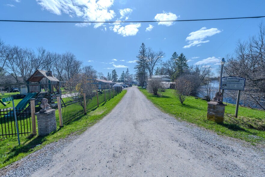 181 Melville Rd, Consecon, ON à vendre - Photo du bâtiment - Image 3 de 24