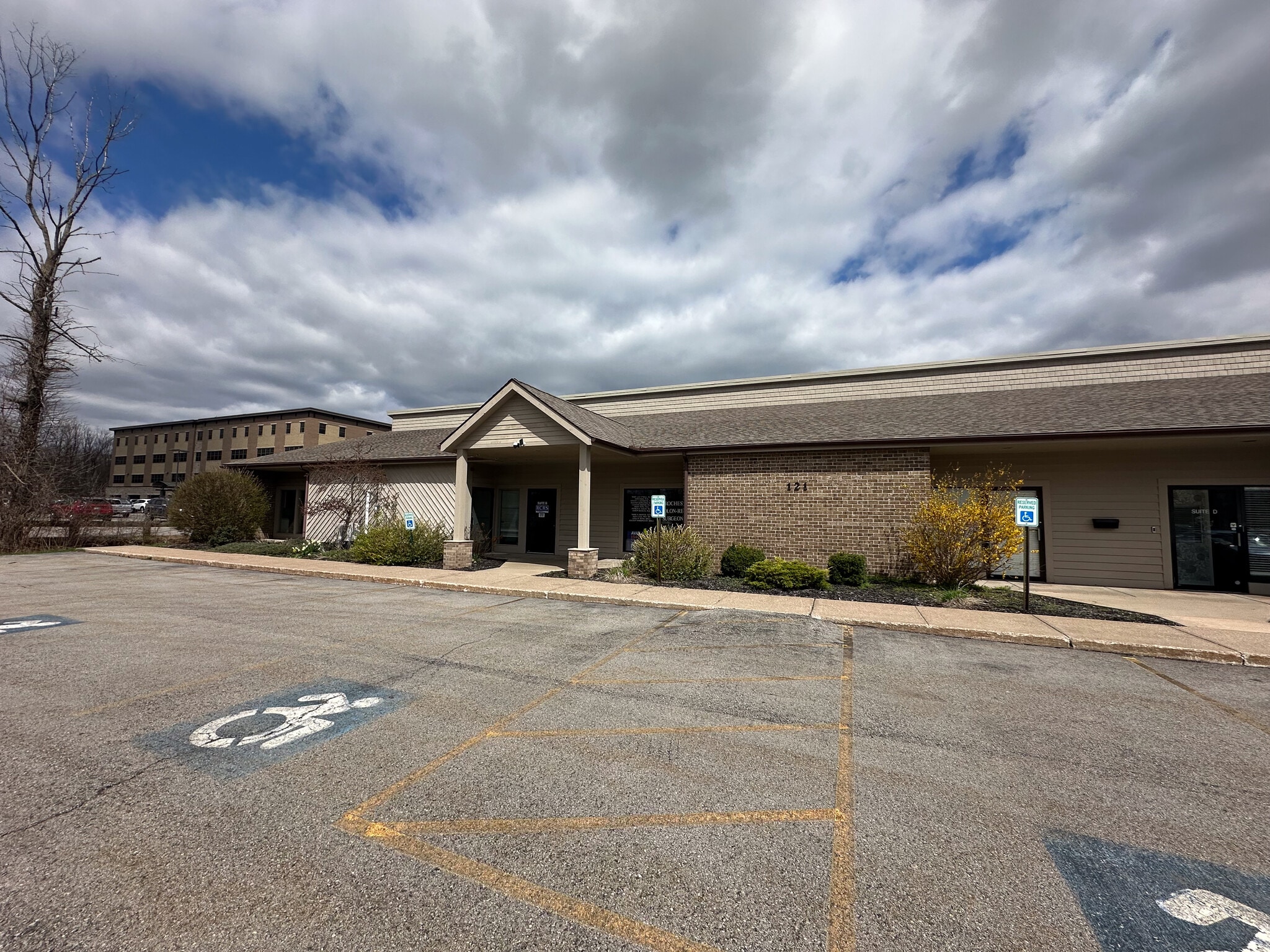 121 Erie Canal Dr, Rochester, NY for lease Primary Photo- Image 1 of 22