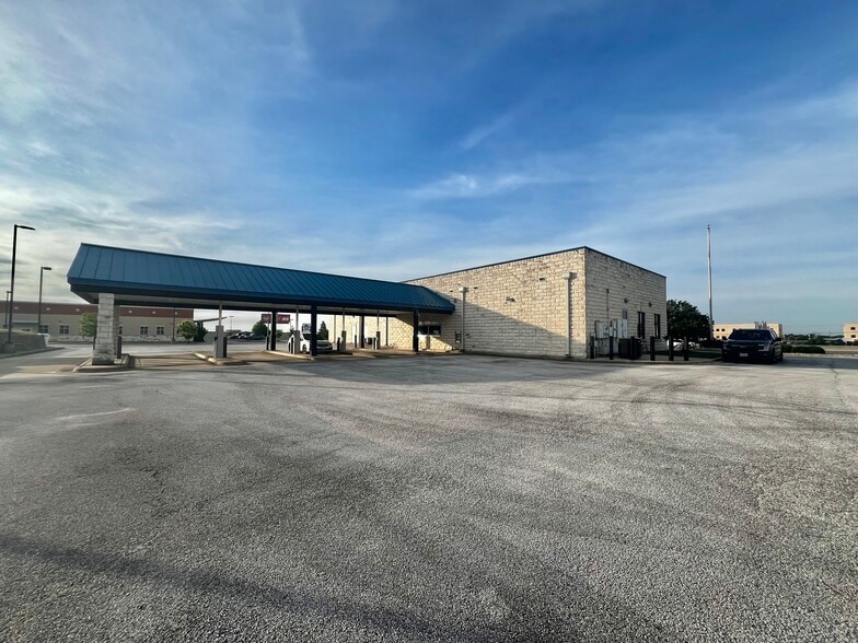 661 W Central Texas Expy, Harker Heights, TX for lease - Building Photo - Image 2 of 28
