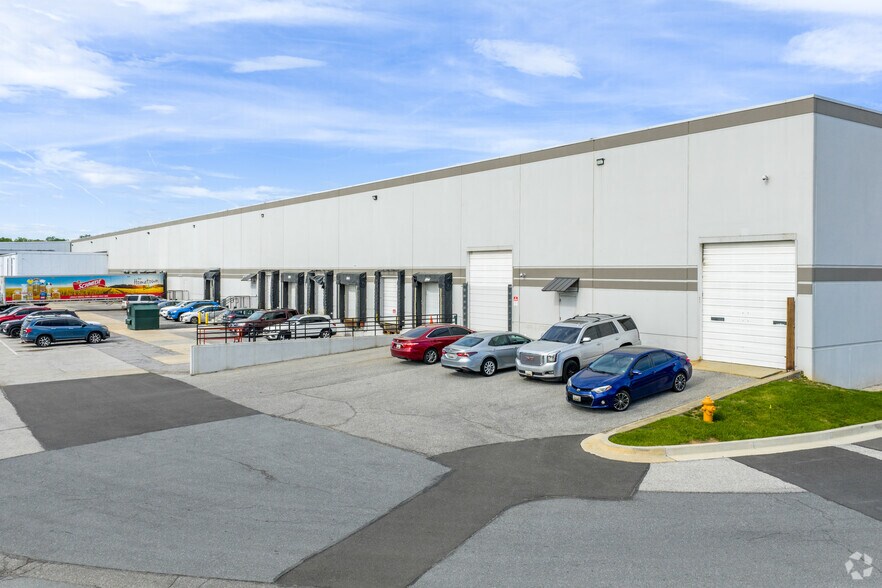 8200 Preston Ct, Jessup, MD à louer - Photo du bâtiment - Image 2 de 4