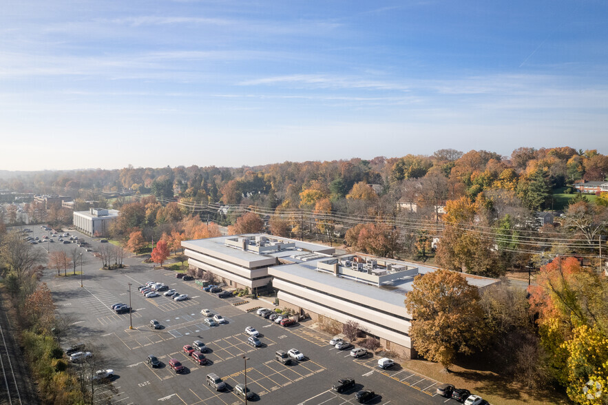 700 Kinderkamack Rd, Oradell, NJ à louer - Aérien - Image 2 de 12