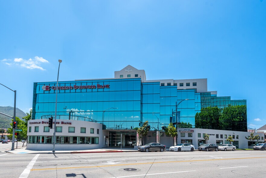 4100 W Alameda Ave, Burbank, CA à louer - Photo du bâtiment - Image 2 de 9