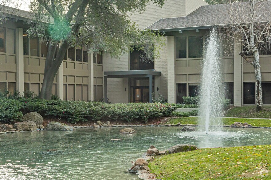 3600 American River Dr, Sacramento, CA for lease - Building Photo - Image 3 of 12
