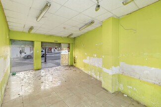 Plus de détails pour Multi-résidentiel à vendre