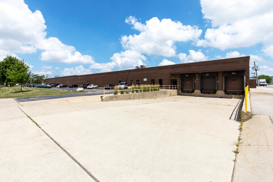 425 Meyer Rd, Bensenville, IL à louer - Photo du bâtiment - Image 1 de 5
