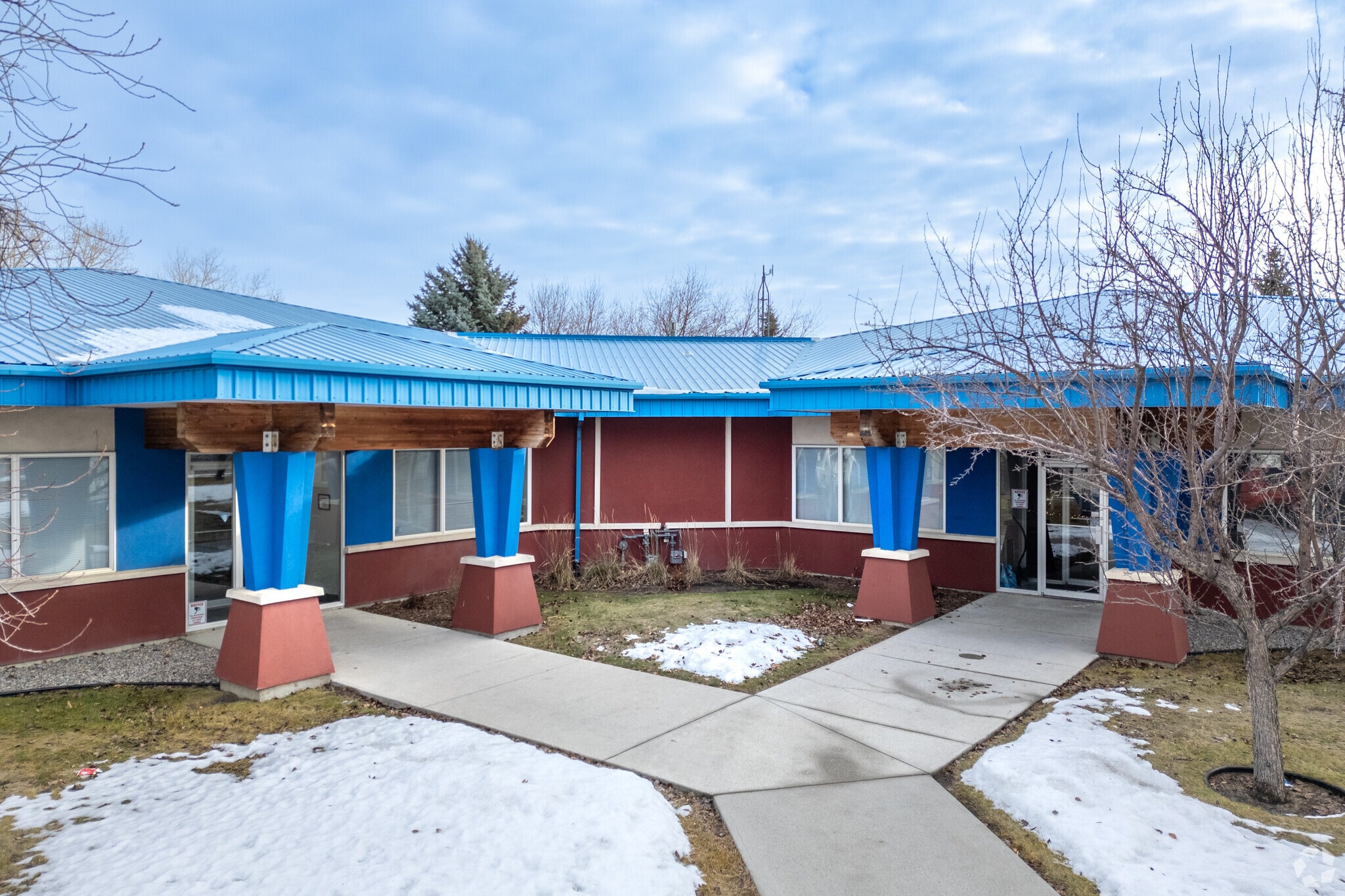 2435 Pegasus Rd NE, Calgary, AB for sale Primary Photo- Image 1 of 4