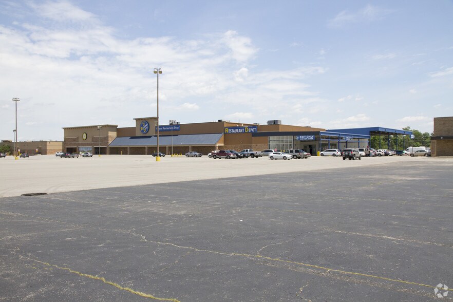 240-310 N Wilson Rd, Columbus, OH à louer - Photo du bâtiment - Image 3 de 3