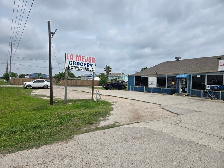 1218 FM 517 S, Dickinson, TX à vendre - Photo du bâtiment - Image 2 de 14
