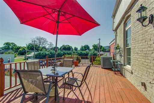 106 Tennessee Ave S, Cowan, TN à vendre - Photo intérieure - Image 3 de 21