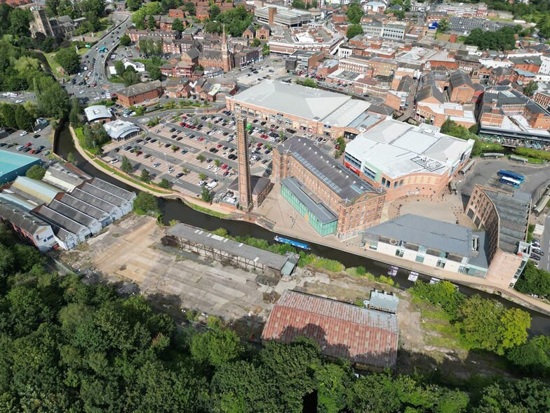 Park Ln, Kidderminster à louer - Photo du bâtiment - Image 3 de 21