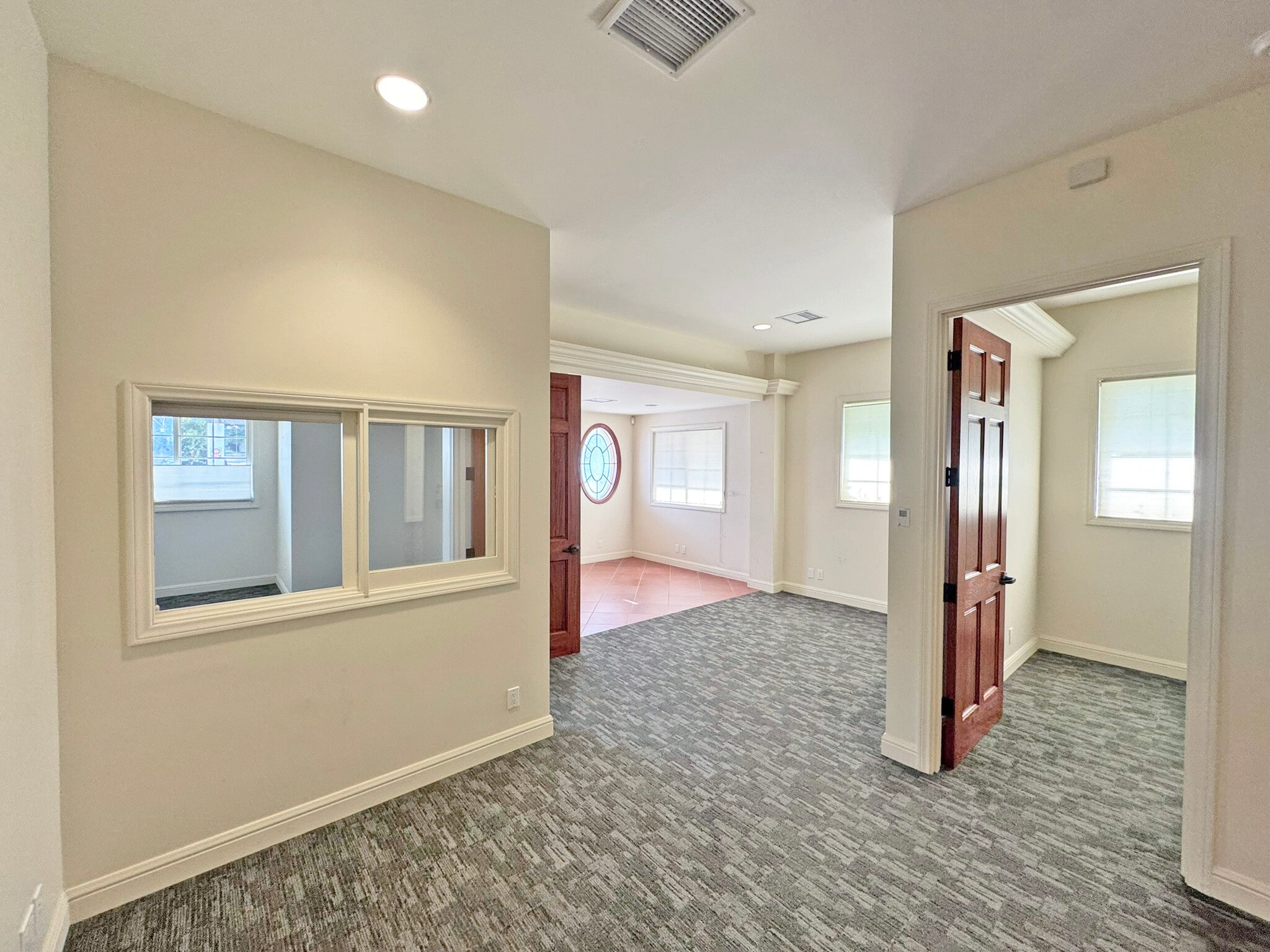 1715 State St, Santa Barbara, CA à louer Photo intérieure- Image 1 de 16