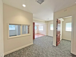 1715 State St, Santa Barbara, CA à louer Photo intérieure- Image 1 de 16