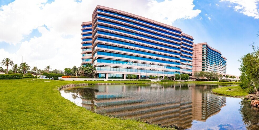 3000 Bayport Dr, Tampa, FL for lease - Building Photo - Image 2 of 15