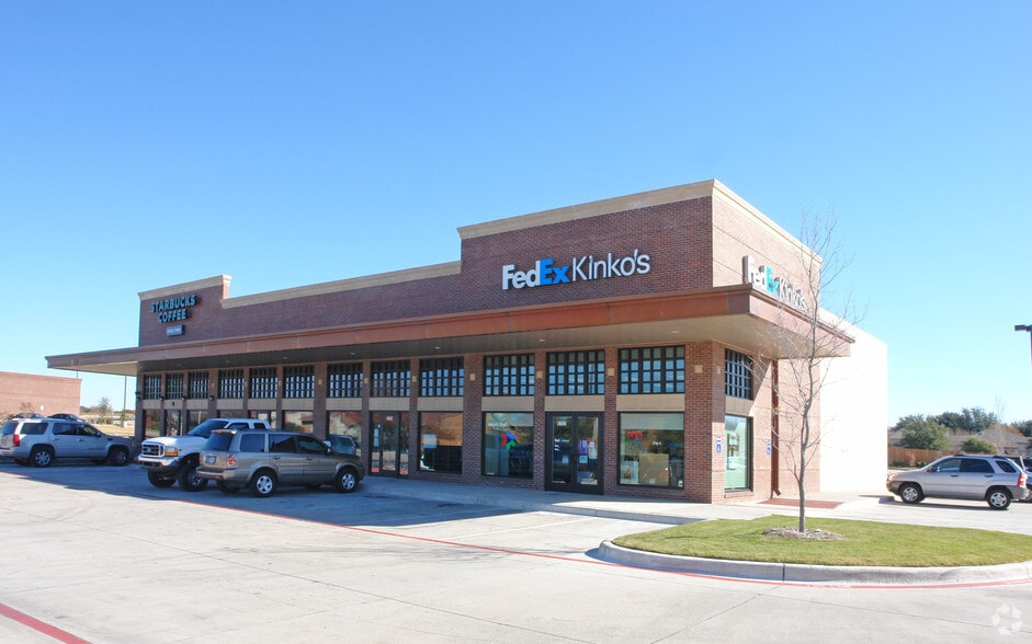 5731-5737 Hulen St, Fort Worth, TX for lease - Building Photo - Image 1 of 6