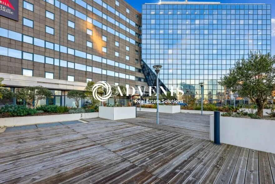 Bureau dans Noisy-le-Grand à louer - Photo du bâtiment - Image 3 de 20