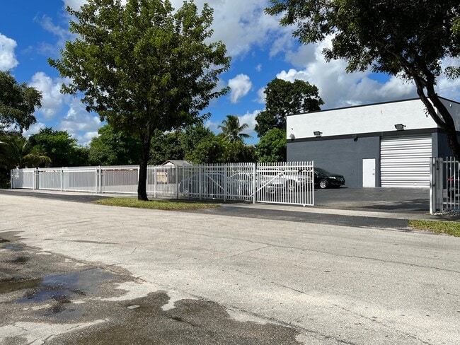 More details for 6009 Dawson St, Hollywood, FL - Industrial for Lease