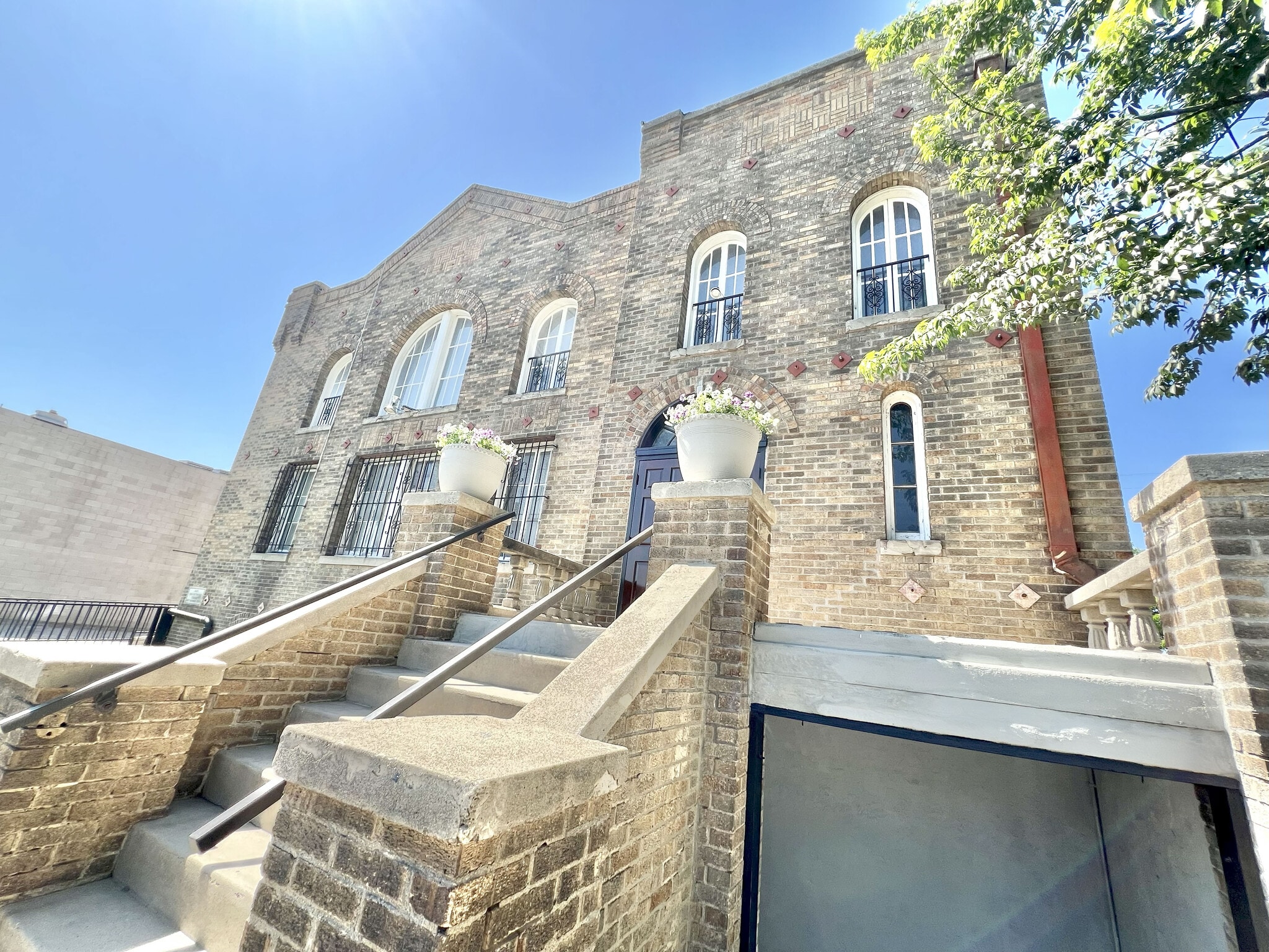 606 E 6th St, Los Angeles, CA for lease Interior Photo- Image 1 of 17