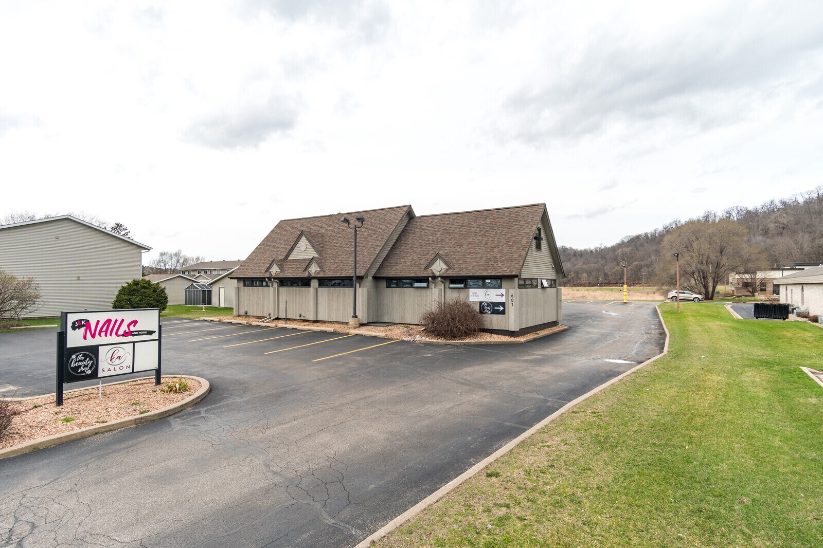 601 McHugh Rd, Holmen, WI for lease Primary Photo- Image 1 of 13