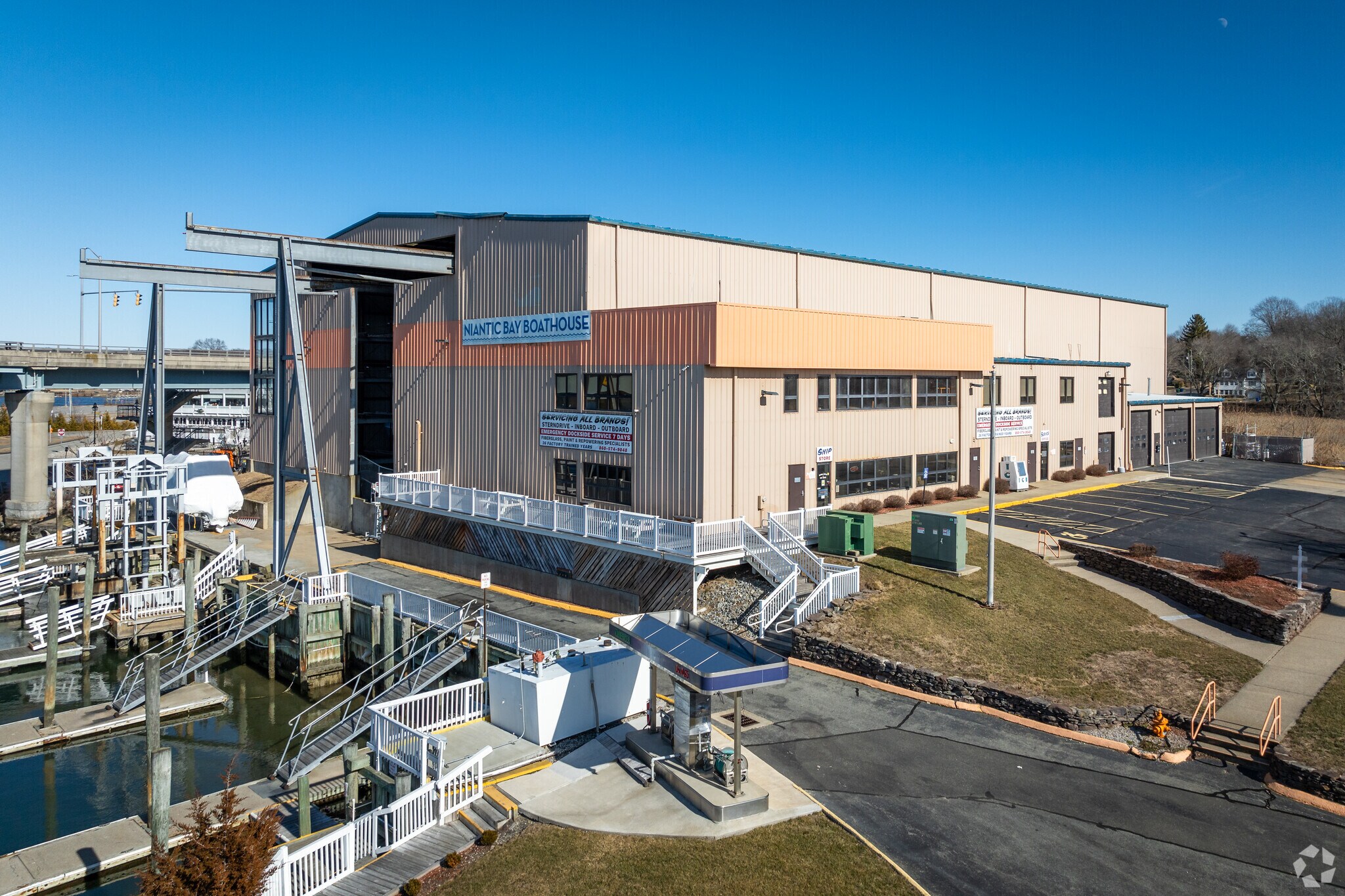 8 River St, Waterford, CT à vendre Photo du bâtiment- Image 1 de 7