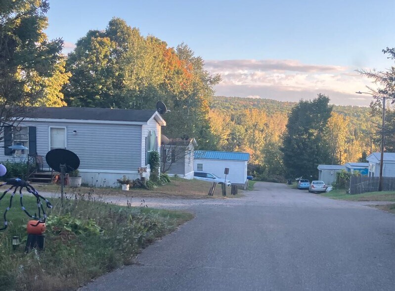 65 River Rd, Essex Junction, VT à vendre - Photo principale - Image 1 de 1