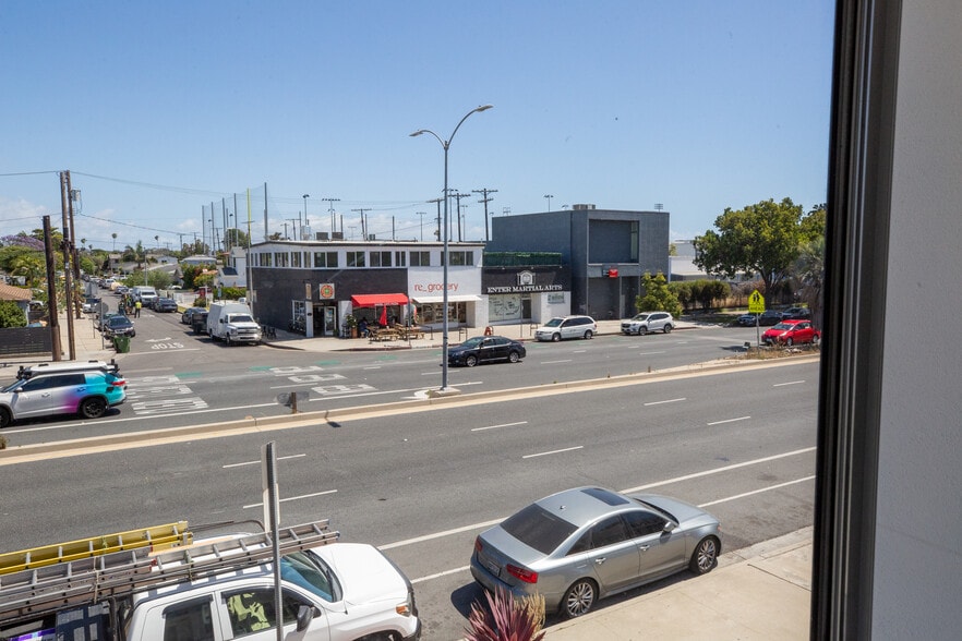 12923 Venice Blvd, Los Angeles, CA for lease - Building Photo - Image 3 of 7