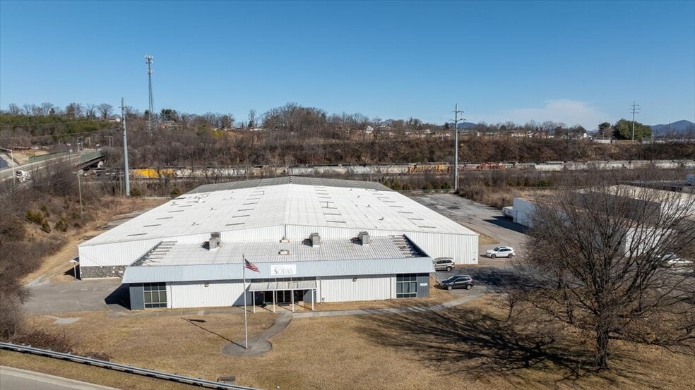 3631 Aerial Way Dr, Roanoke, VA for lease - Building Photo - Image 3 of 7