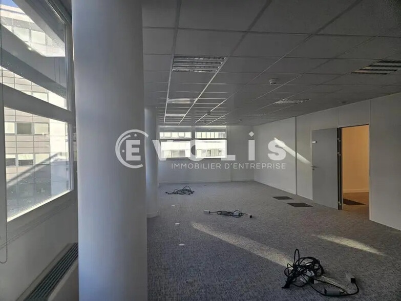 Office in Massy for lease - Building Photo - Image 3 of 22