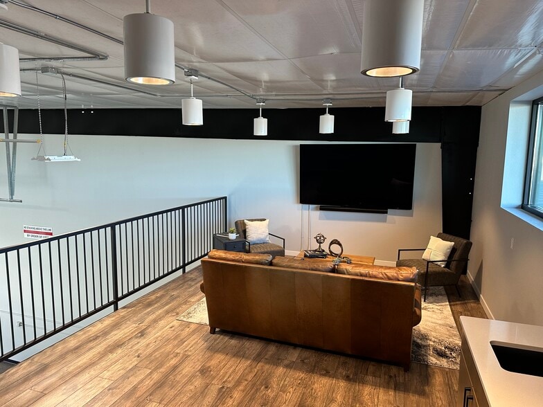 2275 Busch Ave, Colorado Springs, CO for sale - Interior Photo - Image 3 of 7