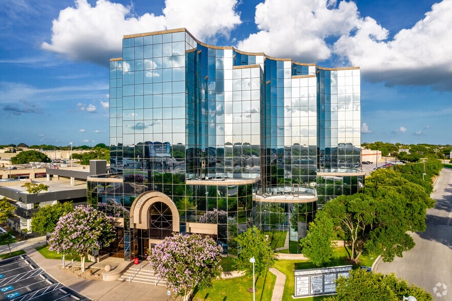 13750 San Pedro Ave, San Antonio, TX for lease - Primary Photo - Image 1 of 7