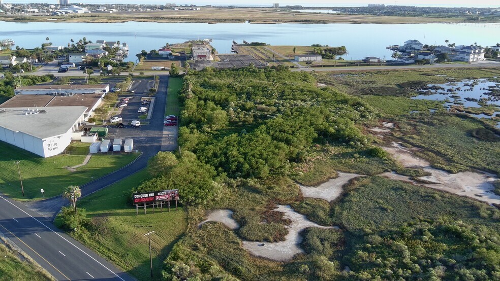 8626 Teichman Rd, Galveston, TX à vendre - Photo du bâtiment - Image 2 de 17