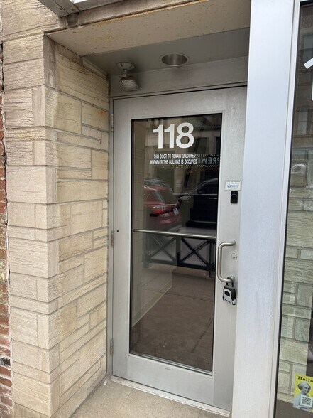 118 W Main St, Plainfield, IN à louer - Photo du bâtiment - Image 2 de 6