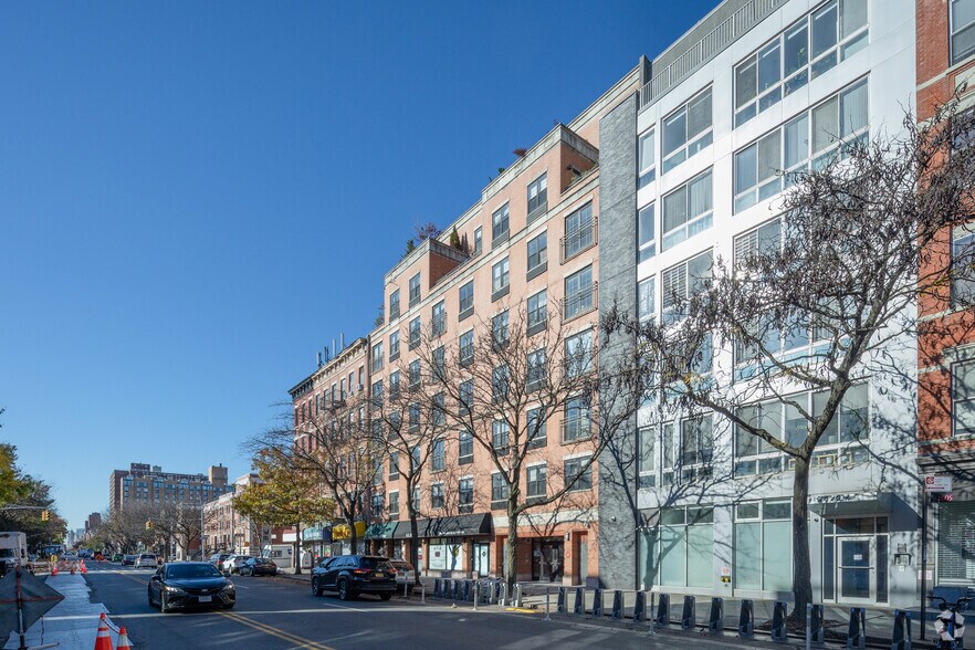 2597-2603 Frederick Douglass Blvd, New York, NY à louer - Photo du bâtiment - Image 2 de 5