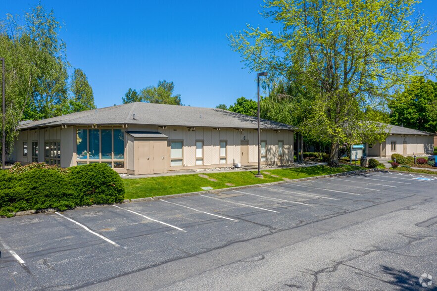 12911 120th Ave NE, Kirkland, WA à louer - Photo principale - Image 1 de 16