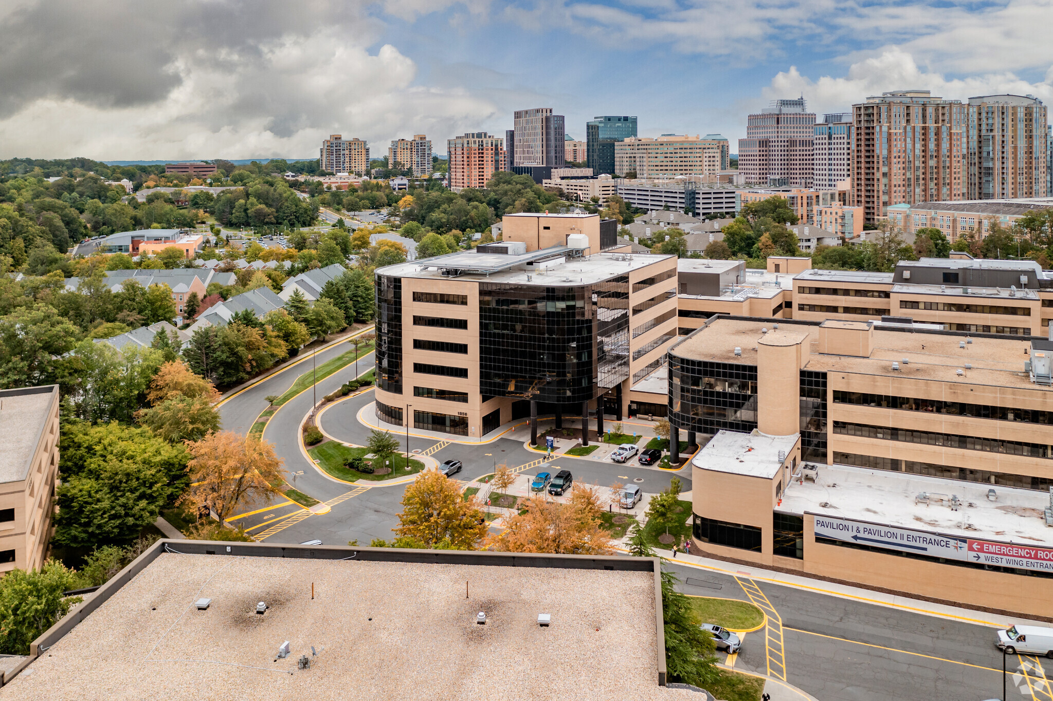 1850 Town Center Dr, Reston, VA à louer Aérien- Image 1 de 2