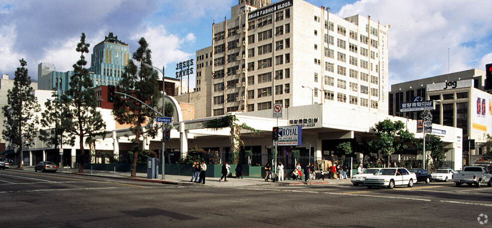 940 S Hill St, Los Angeles, CA for sale - Building Photo - Image 2 of 17