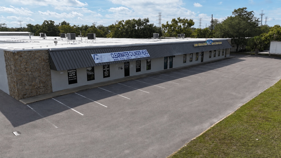 5100 Ulmerton Rd, Clearwater, FL for lease - Building Photo - Image 1 of 5
