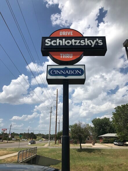 1140 S Rock Rd, Wichita, KS for lease - Building Photo - Image 2 of 7