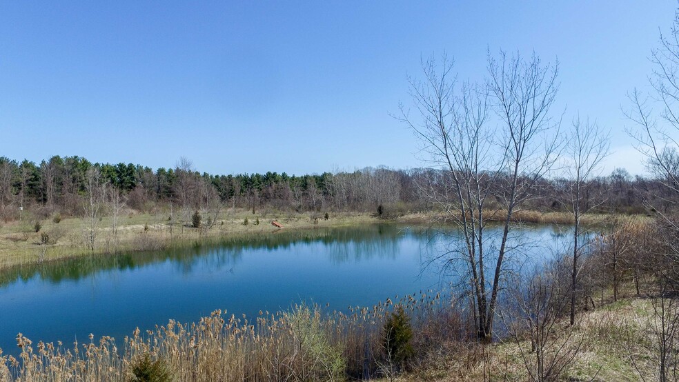 8249 M-139 Hwy, Berrien Springs, MI à vendre - Photo du bâtiment - Image 1 de 1