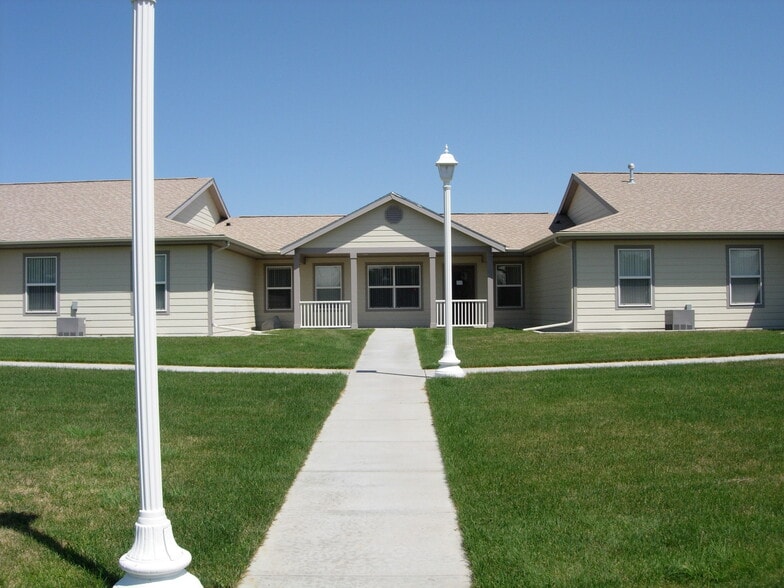 255 E 8th Ave, Akron, CO for sale - Building Photo - Image 1 of 6